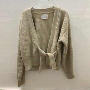 I’m selling a blouse shirt and great shape